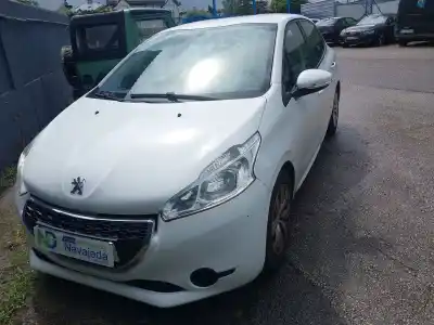 Sloopvoertuig peugeot 208 i (ca_, cc_) 1.2 vti 82 van het jaar 2013 aangedreven hmr (eb2fa),hmz (eb2),hmz (eb2f)
