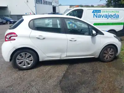 Sloopvoertuig peugeot 208 i (ca_, cc_) 1.2 vti 82 van het jaar 2013 aangedreven hmr (eb2fa),hmz (eb2),hmz (eb2f)