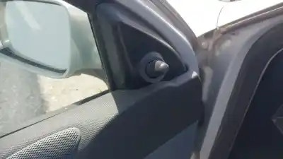 Здавання транспортного засобу seat toledo ii (1m2) 1.6 року 1999 потужний aeh,akl