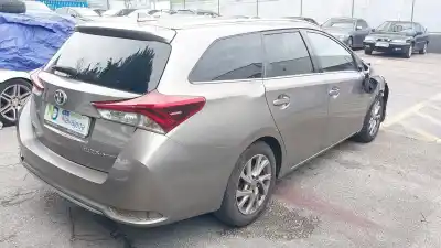 Veicolo di demolizione toyota auris ranchera familiar (_e18_) 1.8 hybrid (zwe186_) dell'anno 2016 alimentato 2zr-fxe