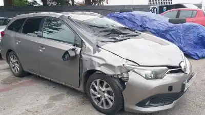 Veicolo di demolizione toyota auris ranchera familiar (_e18_) 1.8 hybrid (zwe186_) dell'anno 2016 alimentato 2zr-fxe