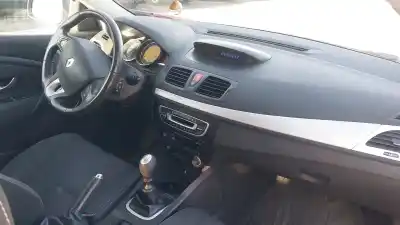 Veículo de Sucata renault megane iii coupé (dz0/1_) 1.6 16v (dz0u, dz1b, dz1h) do ano 2009 alimentado k4m 858