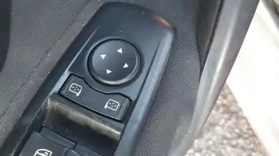 Veículo de Sucata renault megane iii coupé (dz0/1_) 1.6 16v (dz0u, dz1b, dz1h) do ano 2009 alimentado k4m 858