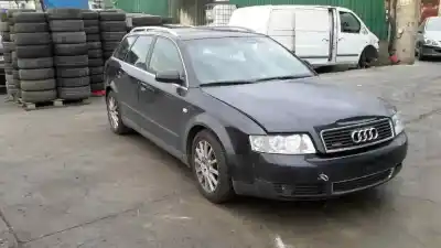 Veículo de Sucata AUDI A4 AVANT (8E) 2.5 TDI Quattro (132kW) do ano 2002 alimentado AKE