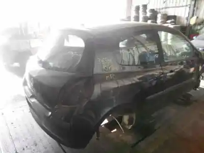 Sloopvoertuig renault clio iii (br0/1, cr0/1) 1.5 dci (br0h cr0h cr1s br1s) van het jaar 2006 aangedreven k9k764