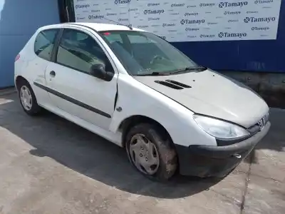 Véhicule à la ferraille PEUGEOT                                            206                                                                                                                                                                                                                                                        BERLINA 1.4                                                                                                                                                                                                                                                de l'année 2002 alimenté KFW
