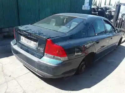 Veículo de Sucata volvo s60 berlina 2.4 d do ano 2002 alimentado d5244t
