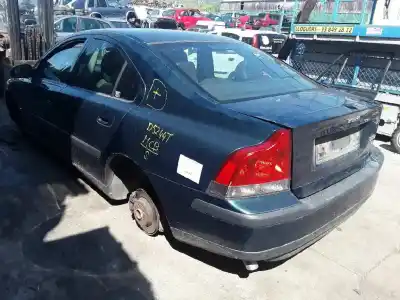 Veículo de Sucata volvo s60 berlina 2.4 d do ano 2002 alimentado d5244t