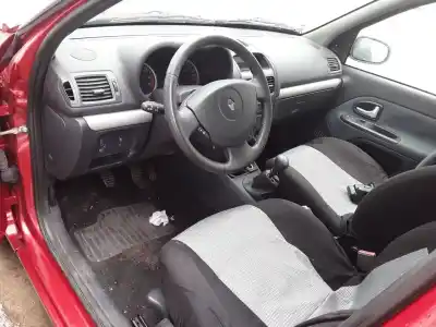 Здавання транспортного засобу renault clio ii fase ii (b/cb0) 1.2 року 2006 потужний d4f722