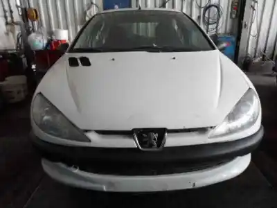 Véhicule à la ferraille PEUGEOT                                            206                                                                                                                                                                                                                                                        BERLINA 1.9 Diesel                                                                                                                                                                                                                                         de l'année 1999 alimenté WJZ (DW8)