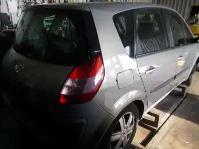 Véhicule à la ferraille renault scenic ii 1.9 dci diesel de l'année 2005 alimenté f9q812