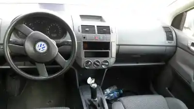 Scrapping Vehicle volkswagen polo (9n1) 1.2 12v of the year 2001 powered azq