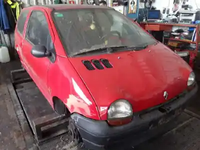 Véhicule à la ferraille renault twingo (co6) 1.2 de l'année 1995 alimenté c3g700