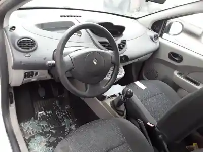 Здавання транспортного засобу renault twingo ii (cn0_) 1.2 (cn0d) року 2008 потужний d7f800