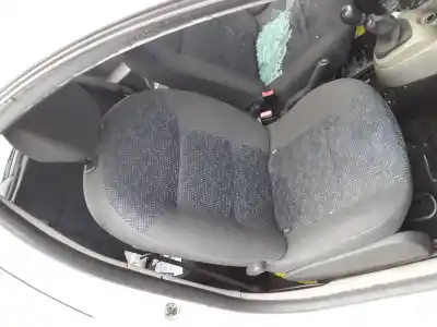 Здавання транспортного засобу renault twingo ii (cn0_) 1.2 (cn0d) року 2008 потужний d7f800