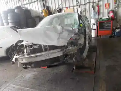 Здавання транспортного засобу RENAULT CLIO II FASE II (B/CB0) 1.5 dCi Diesel року 2004 потужний K9K702