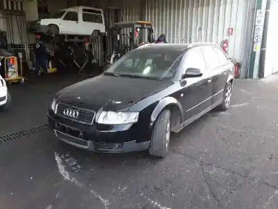 Verschrottungsfahrzeug AUDI A4 AVANT (B5) 1.6 des Jahres 2002 angetrieben ALZ