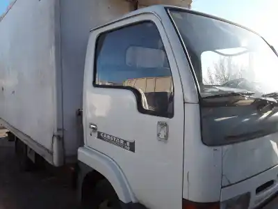 Veicolo di demolizione NISSAN CABSTAR 3.0D dell'anno 1999 alimentato BD30D