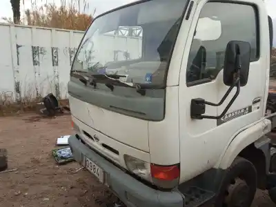 Veículo de Sucata nissan cabstar 3.0d do ano 1999 alimentado bd30d