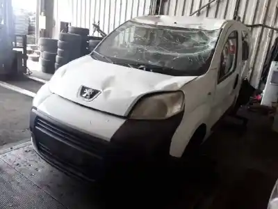 Veicolo di demolizione PEUGEOT BIPPER 1.4 HDi dell'anno 2010 alimentato 8HS