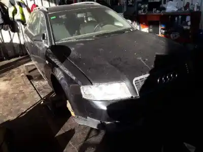 Veículo de Sucata AUDI A4 AVANT (8E) 2.5 TDI Quattro (132kW) do ano 2004 alimentado AKE