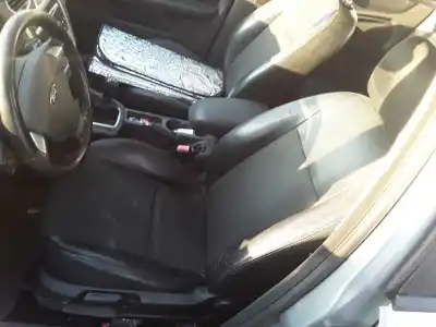 Veículo de Sucata ford focus berlina (cap) 2.0 tdci cat do ano 2005 alimentado g6da