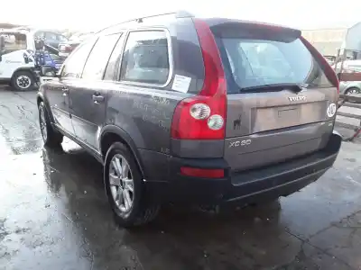 Veicolo di demolizione volvo xc90 2.5 t (7 asientos) dell'anno 2004 alimentato b5254t2