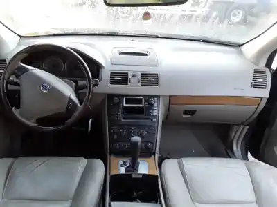 Veicolo di demolizione volvo xc90 2.5 t (7 asientos) dell'anno 2004 alimentato b5254t2