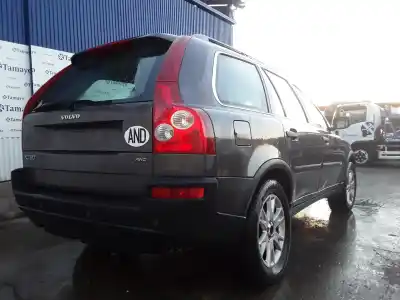 Veicolo di demolizione volvo xc90 2.5 t (7 asientos) dell'anno 2004 alimentato b5254t2