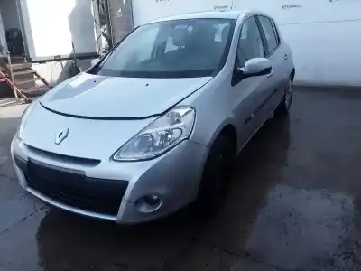 Veículo de Sucata RENAULT CLIO III 1.5 dCi Diesel do ano 2009 alimentado K9K768