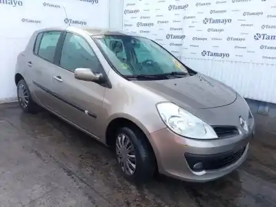 Veículo de Sucata RENAULT CLIO III 1.5 dCi Diesel do ano 2008 alimentado K9K768
