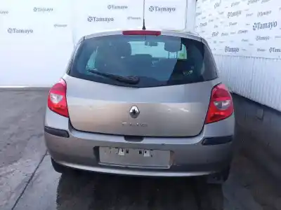 Veículo de Sucata renault clio iii 1.5 dci diesel do ano 2008 alimentado k9k768