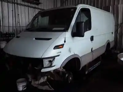 Veículo de Sucata IVECO 35S13 2.8D do ano 2003 alimentado 814043S