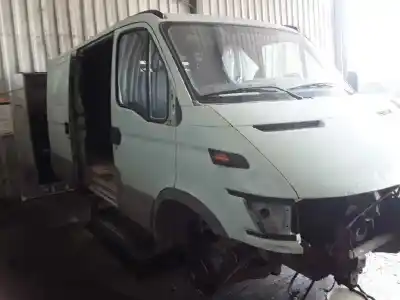 Veículo de Sucata iveco 35s13 2.8d do ano 2003 alimentado 814043s