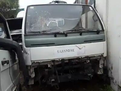 Veicolo di demolizione NISSAN CABSTAR 3.0D dell'anno 1999 alimentato BD30D