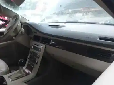 Veículo de Sucata volvo v70 familiar 2.0 diesel cat do ano 2008 alimentado d4204t