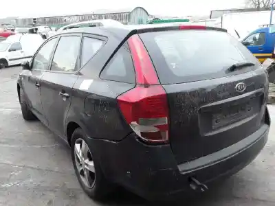 Sloopvoertuig kia cee´d 1.6 crdi cat van het jaar 2010 aangedreven d4fb