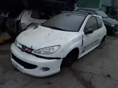 Vehicul casat PEUGEOT 206 4-TRG. XT al anului 2005 alimentat RFN