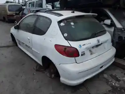 Veicolo di demolizione peugeot 206 4-trg. xt dell'anno 2005 alimentato rfn
