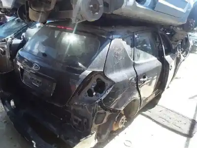 Veicolo di demolizione kia cee´d 1.6 crdi cat dell'anno 2007 alimentato d4fb