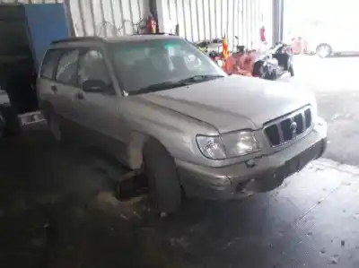 Veicolo di demolizione SUBARU FORESTER S10 (SF) 2.0 CAT dell'anno 2001 alimentato EJ20