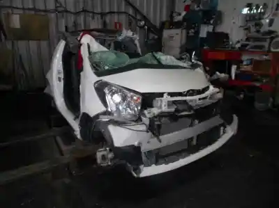 Veicolo di demolizione toyota iq 1.0 cat dell'anno 2010 alimentato 1kr