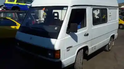 Véhicule à la ferraille MERCEDES-BENZ MB 120 2.4D de l'année 1991 alimenté OM616963