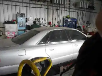 Здавання транспортного засобу audi a8 (d2) 2.5 tdi року 2000 потужний ake