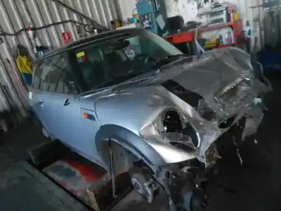 Veículo de Sucata mini mini (r50,r53) cooper do ano 2003 alimentado w10b16a