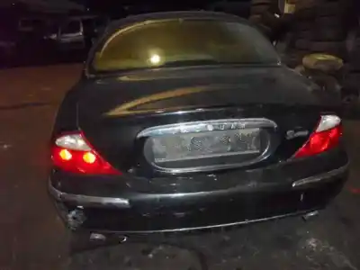Scrapping Vehicle JAGUAR S TYPE AUTOMATICO of the year 2002 powered 