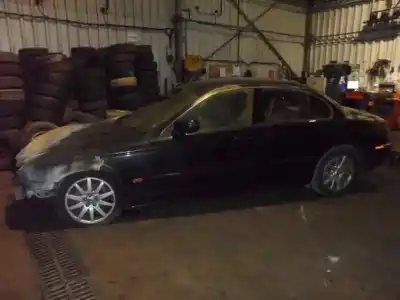 Scrapping Vehicle jaguar s type automatico of the year 2002 powered 