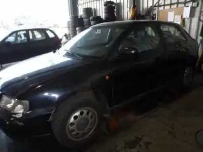 Veicolo di demolizione audi a3 (8l) 1.6 ambiente dell'anno 1999 alimentato akl