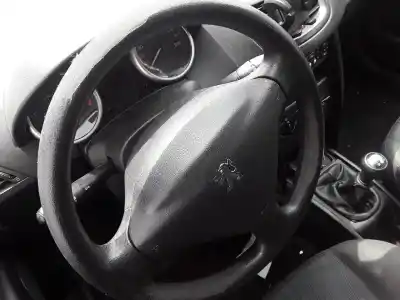 Véhicule à la ferraille peugeot 207 1.4 hdi de l'année 2007 alimenté 8hz