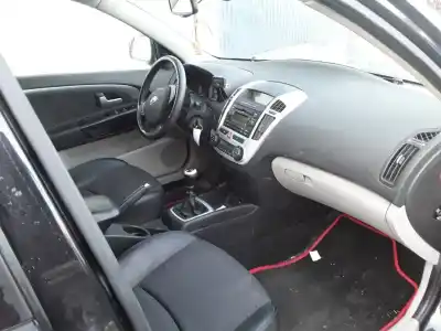 Veículo de Sucata kia cee´d 1.6 crdi cat do ano 2007 alimentado d4fb